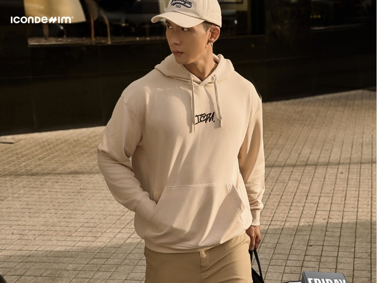 Áo khoác hoodie làm từ chất liệu nỉ ấm áp, thoải mái khi mặc